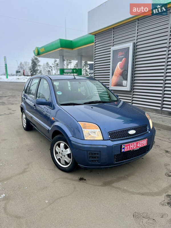Хэтчбек Ford Fusion 2006 в Шостке