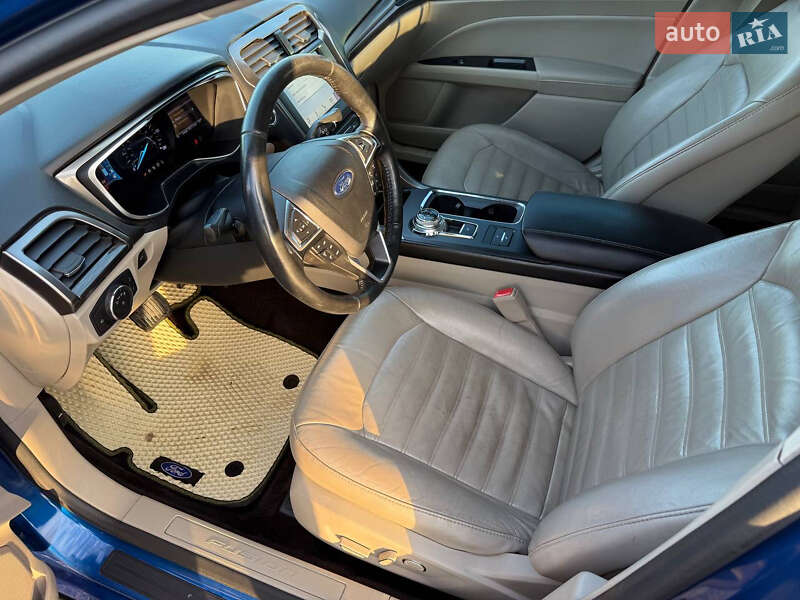 Седан Ford Fusion 2016 в Стрые