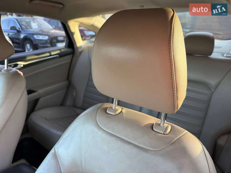 Седан Ford Fusion 2016 в Стрые