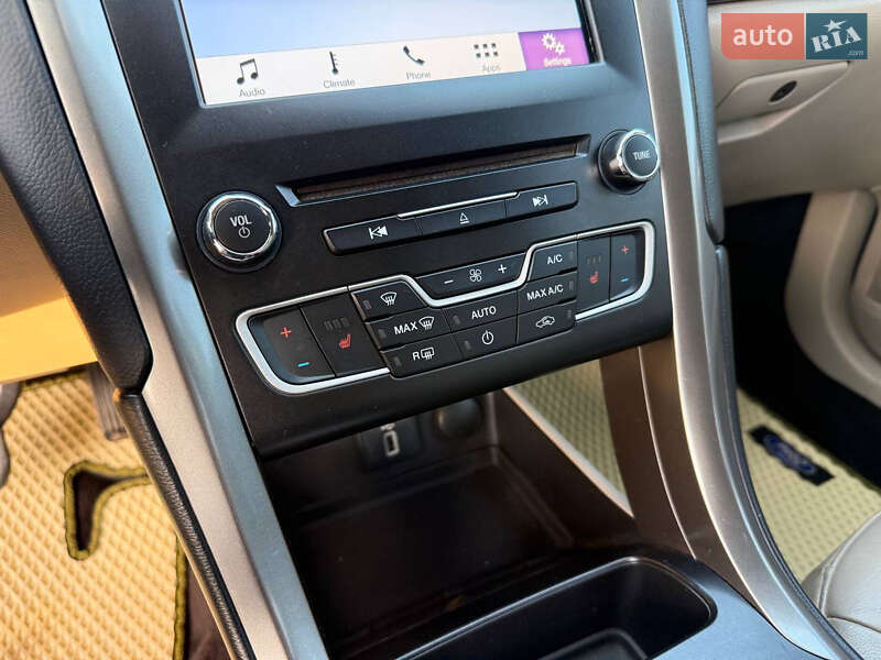 Седан Ford Fusion 2016 в Стрые