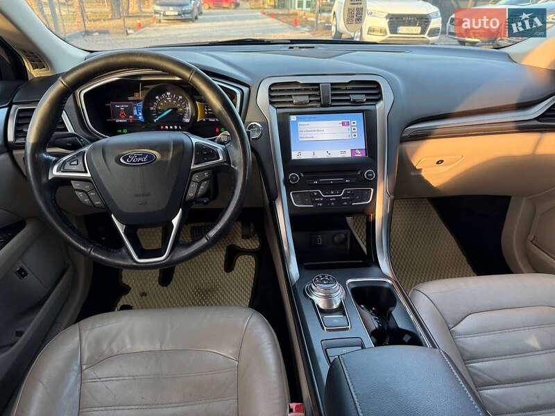 Седан Ford Fusion 2016 в Стрые