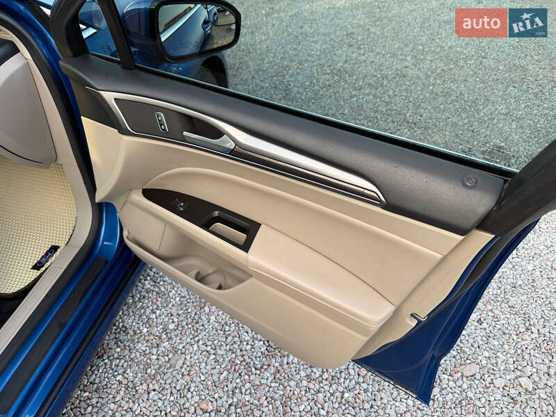 Седан Ford Fusion 2016 в Стрые