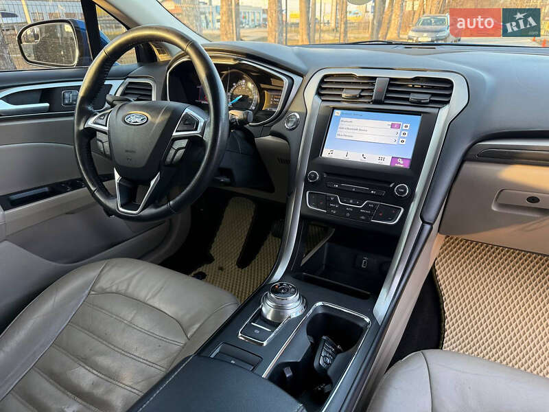 Седан Ford Fusion 2016 в Стрые