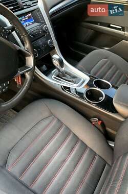 Седан Ford Fusion 2012 в Ужгороде
