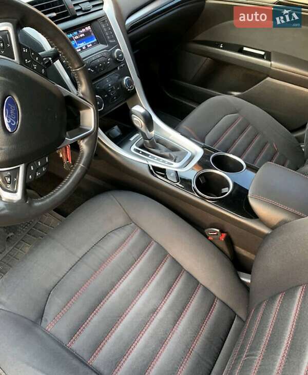 Седан Ford Fusion 2012 в Ужгороде