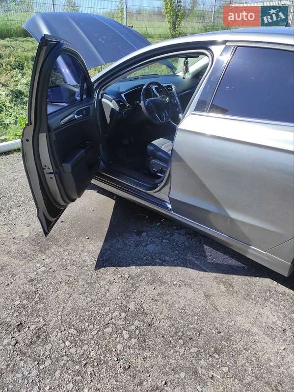 Седан Ford Fusion 2012 в Ужгороде