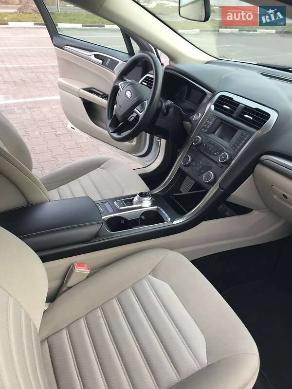 Седан Ford Fusion 2016 в Києві