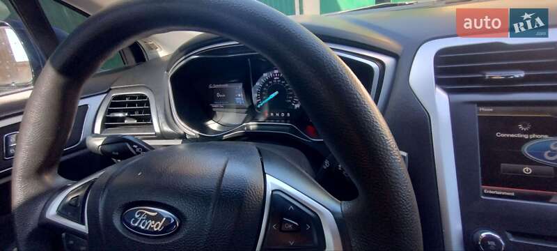 Седан Ford Fusion 2015 в Волочиську