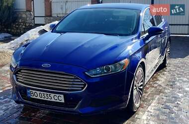 Седан Ford Fusion 2015 в Волочиську