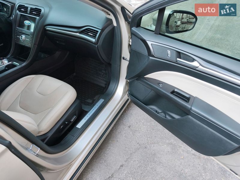 Седан Ford Fusion 2016 в Дніпрі