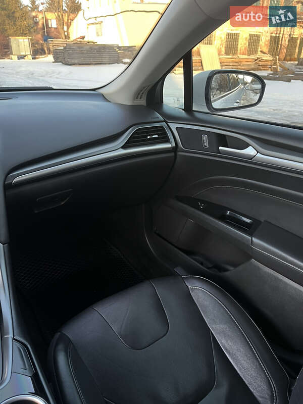 Седан Ford Fusion 2013 в Вінниці