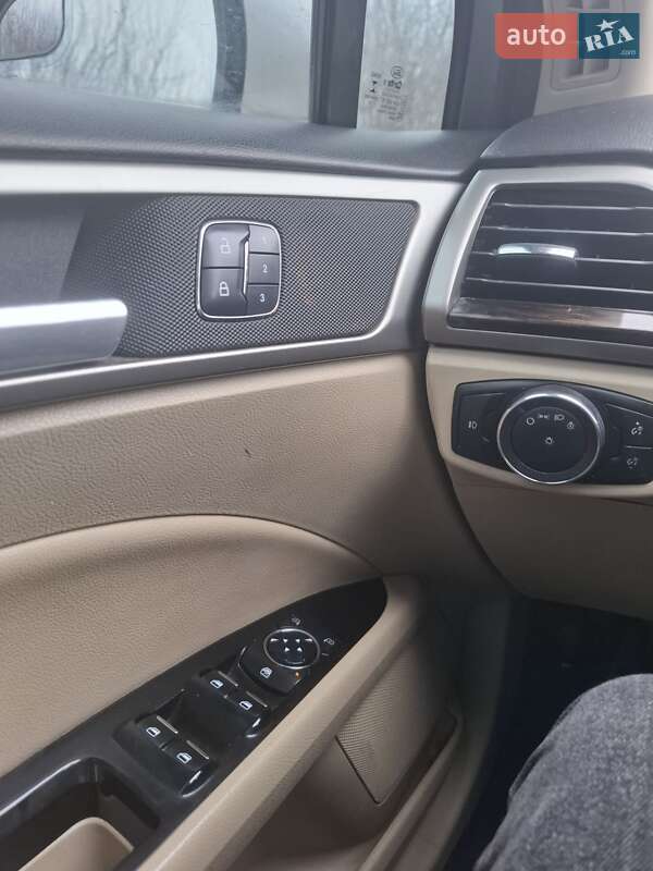 Седан Ford Fusion 2015 в Виннице