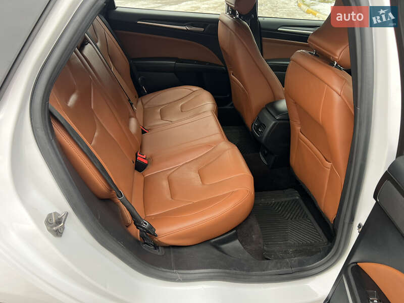 Седан Ford Fusion 2019 в Гостомеле