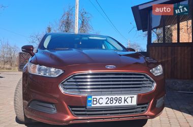 Седан Ford Fusion 2016 в Жовкве