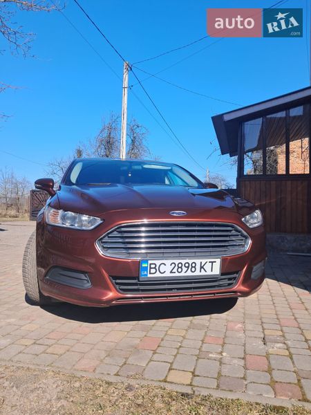 Седан Ford Fusion 2016 в Жовкве
