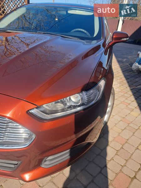 Седан Ford Fusion 2016 в Жовкве