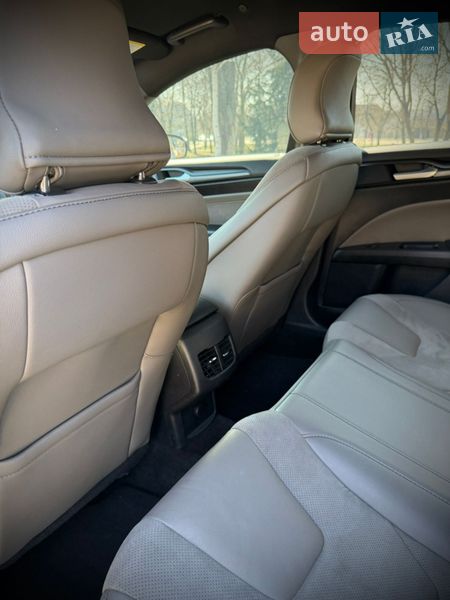 Седан Ford Fusion 2017 в Измаиле
