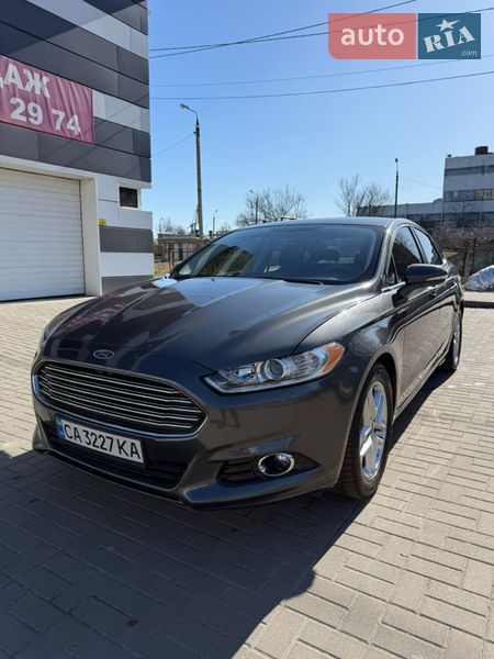Седан Ford Fusion 2015 в Черкасах