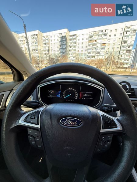 Седан Ford Fusion 2015 в Черкасах