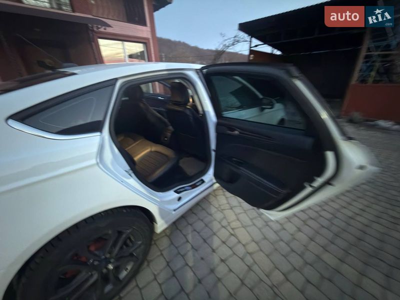 Седан Ford Fusion 2017 в Сторожинці