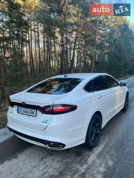 Седан Ford Fusion 2015 в Ровно