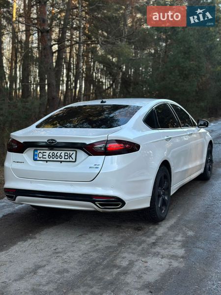 Седан Ford Fusion 2015 в Ровно