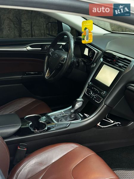 Седан Ford Fusion 2015 в Ровно