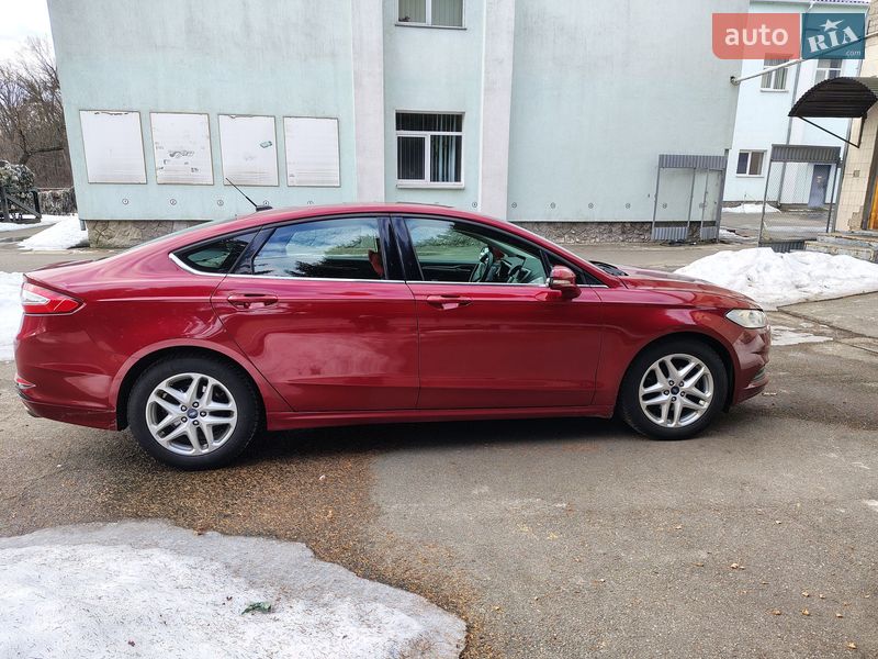 Седан Ford Fusion 2015 в Кодаках