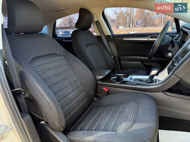 Седан Ford Fusion 2015 в Житомире