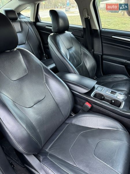 Седан Ford Fusion 2019 в Львове