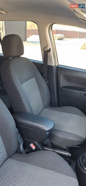 Хэтчбек Ford Fusion 2004 в Черкассах