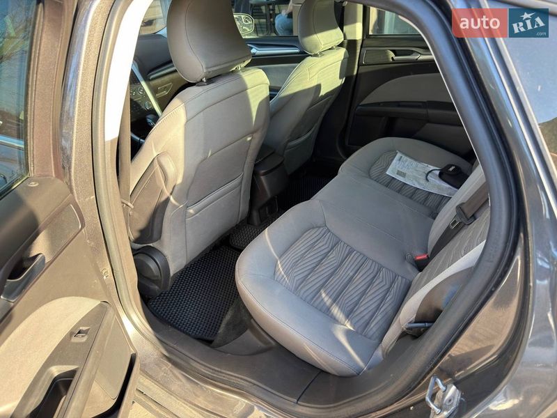 Седан Ford Fusion 2015 в Львове