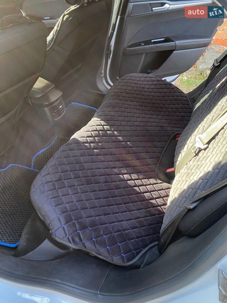 Седан Ford Fusion 2013 в Черновцах