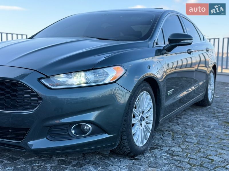 Седан Ford Fusion 2015 в Днепре