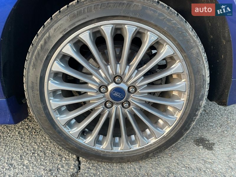 Седан Ford Fusion 2012 в Коломые