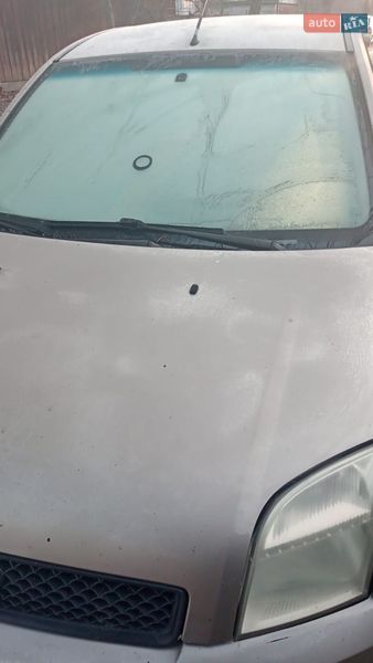 Хэтчбек Ford Fusion 2004 в Смеле