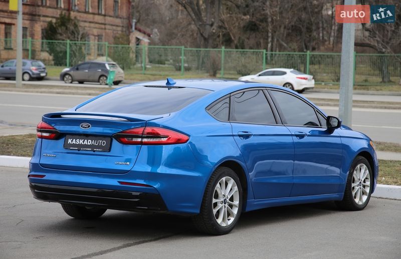 Седан Ford Fusion 2019 в Харкові