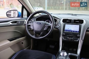 Седан Ford Fusion 2019 в Харкові