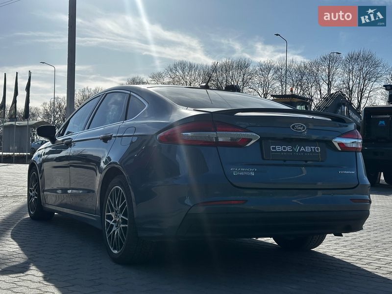 Седан Ford Fusion 2018 в Львове