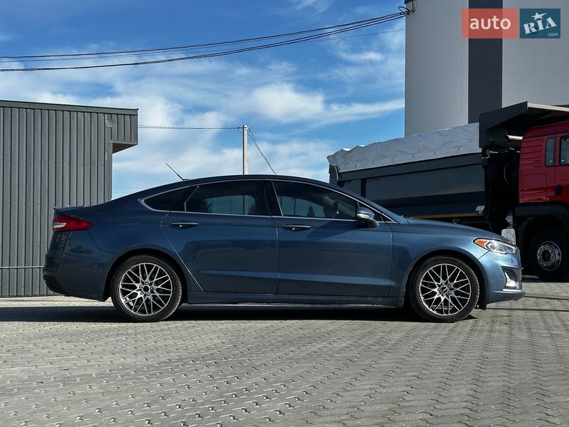 Седан Ford Fusion 2018 в Львове