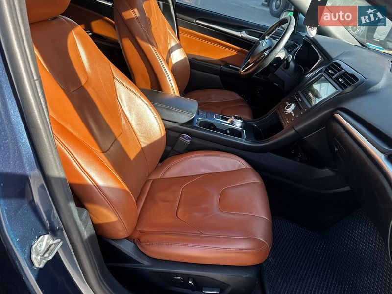 Седан Ford Fusion 2018 в Львове