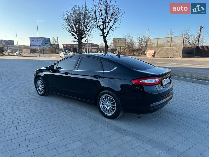 Седан Ford Fusion 2015 в Івано-Франківську