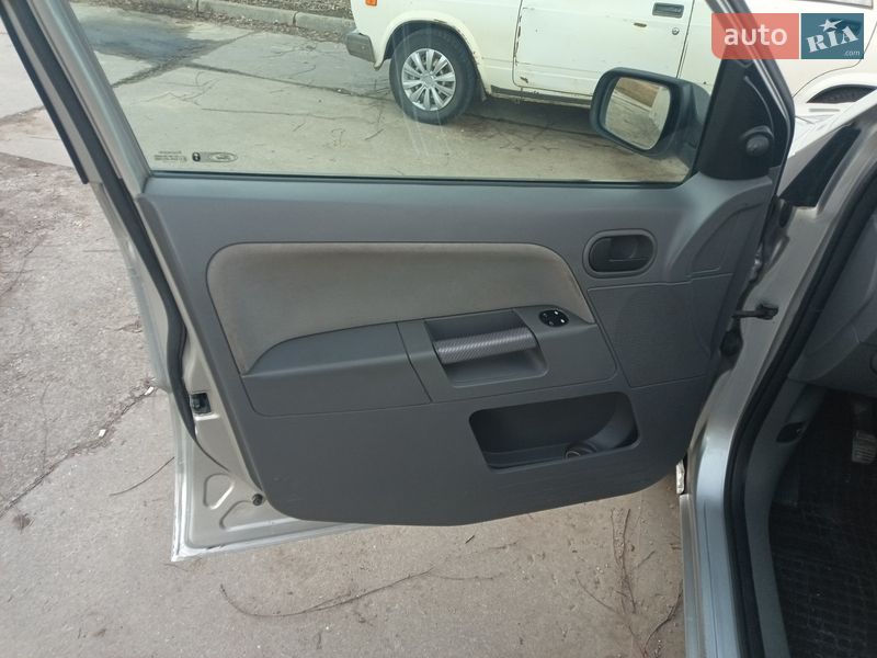 Хэтчбек Ford Fusion 2005 в Одессе