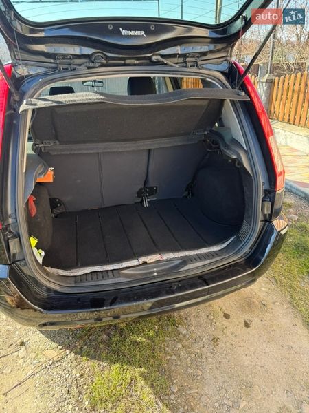 Хэтчбек Ford Fusion 2011 в Долине