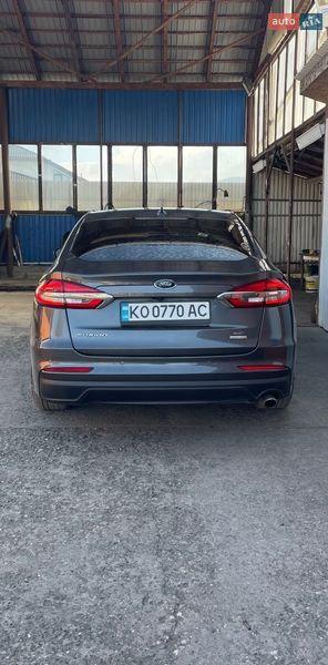 Седан Ford Fusion 2020 в Иршаве