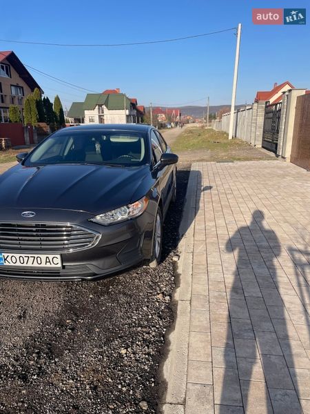 Седан Ford Fusion 2020 в Иршаве