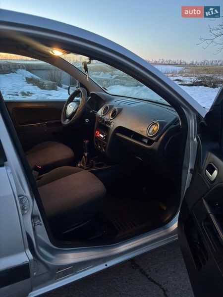 Хэтчбек Ford Fusion 2008 в Сквире