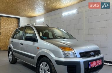 Хэтчбек Ford Fusion 2006 в Хороле