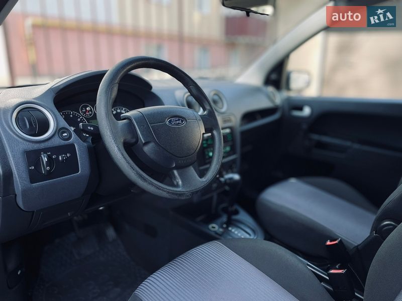 Хэтчбек Ford Fusion 2005 в Хмельницком