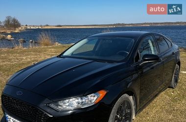 Седан Ford Fusion 2018 в Львове